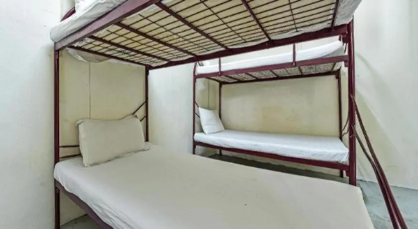 Spot On 90795 Hungrybedz Youth Hostel Malacca 2*,