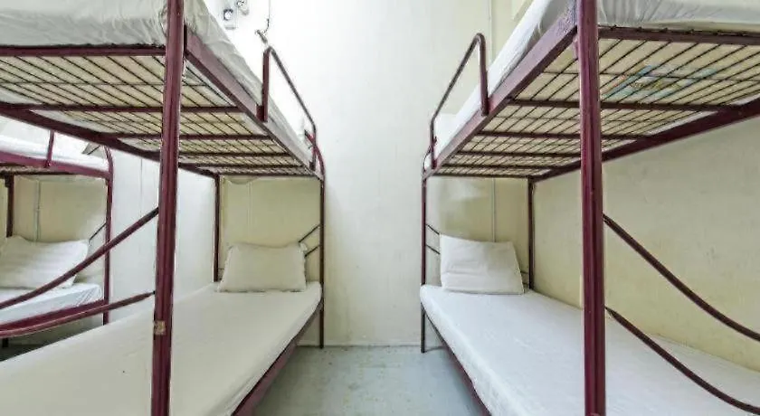 Spot On 90795 Hungrybedz Youth Hostel Malacca Hotel