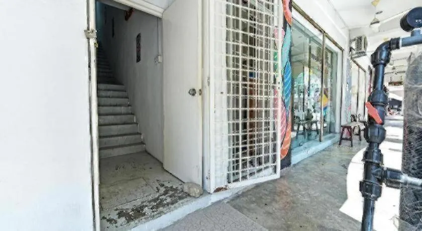 Spot On 90795 Hungrybedz Youth Hostel Malacca 2*,  Malaysia