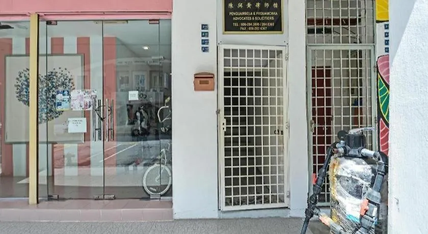 Spot On 90795 Hungrybedz Youth Hostel Malacca Hotel