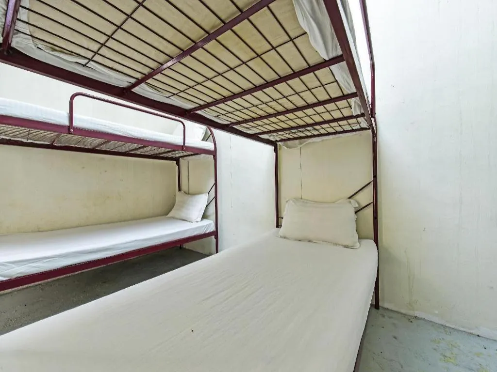 Spot On 90795 Hungrybedz Youth Hostel Malacca