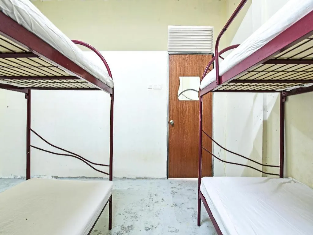 Spot On 90795 Hungrybedz Youth Hostel Malacca 2*,