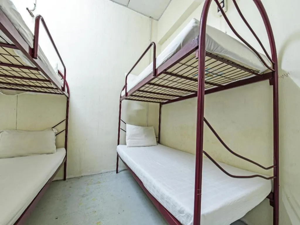 Spot On 90795 Hungrybedz Youth Hostel Malacca Hotel