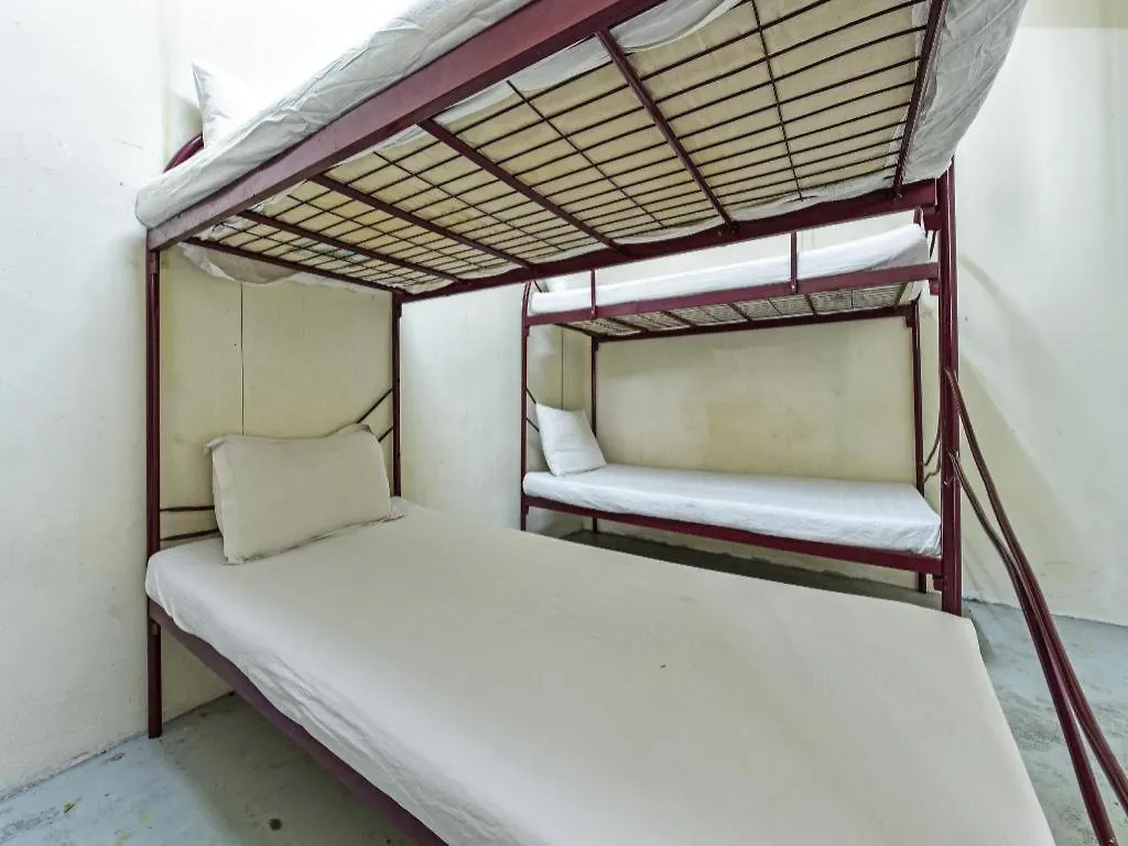 Spot On 90795 Hungrybedz Youth Hostel Malacca 2*,