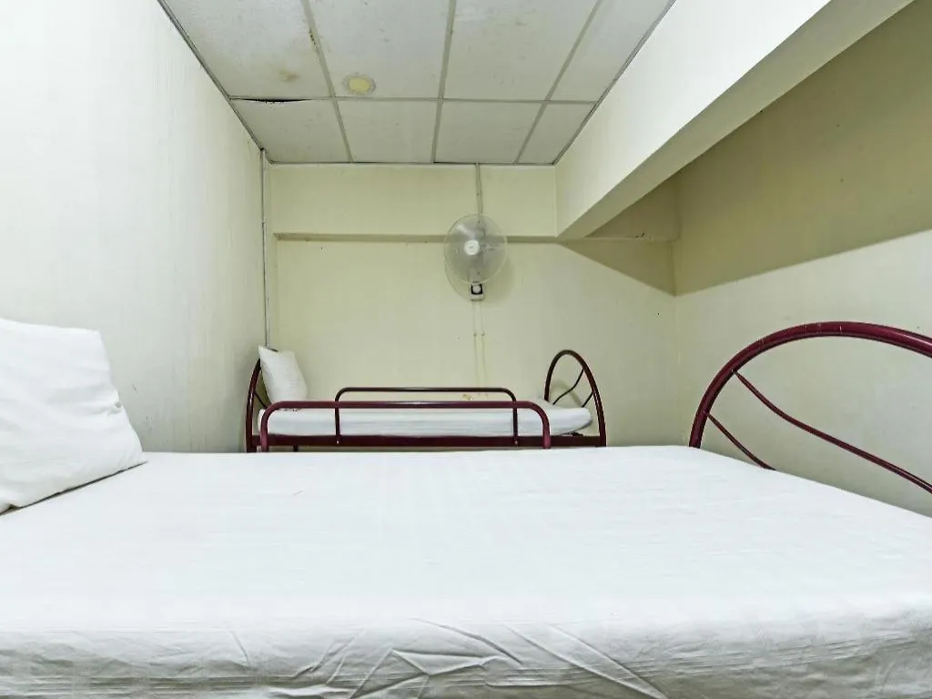 Spot On 90795 Hungrybedz Youth Hostel Malacca Malaysia